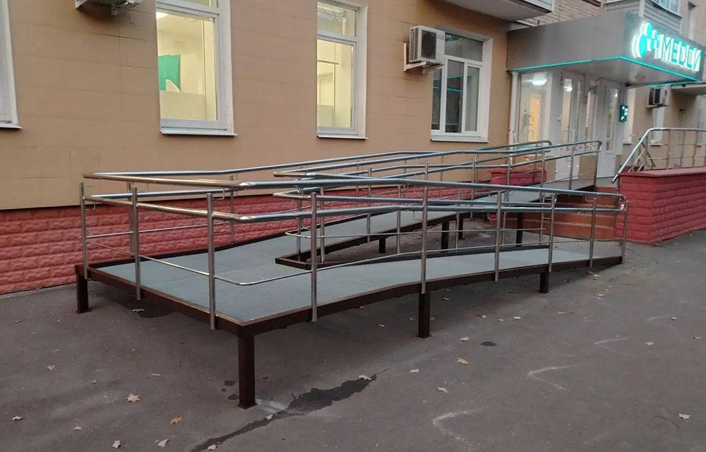 Пандус для московской многопрофильной клиники Пандус для московской многопрофильной клиники